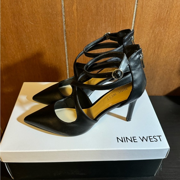 Black NINE WEST High Heel Size 6 - Picture 3 of 11